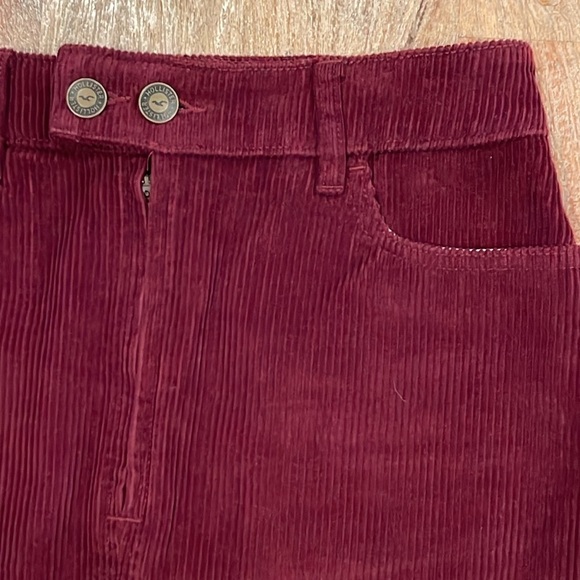 HOLLISTER Corduroy Ultra High Rise Mini Skirt size 1 - Picture 2 of 11